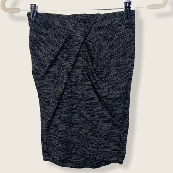 Lululemon Yoga Haven Skirt Grey‎ Mini Ruched Size 2 Pull On Minimalist Capsule - Picture 4 of 9